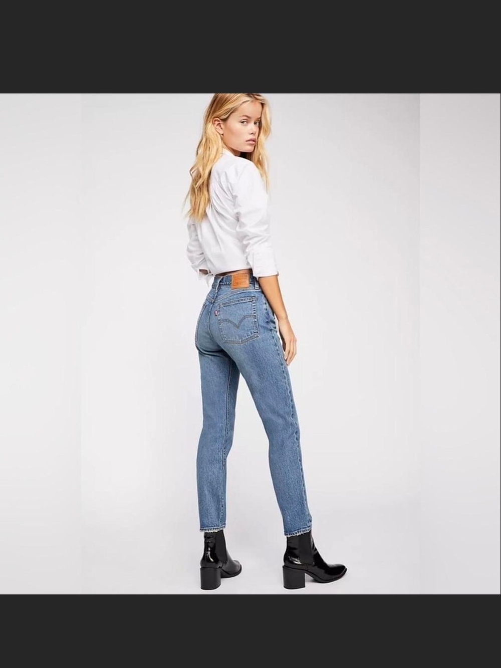 Levi Wedgie Straight Jeans - Light Blue